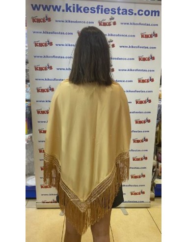 MANTÓN LISO EN PICO GRANDE