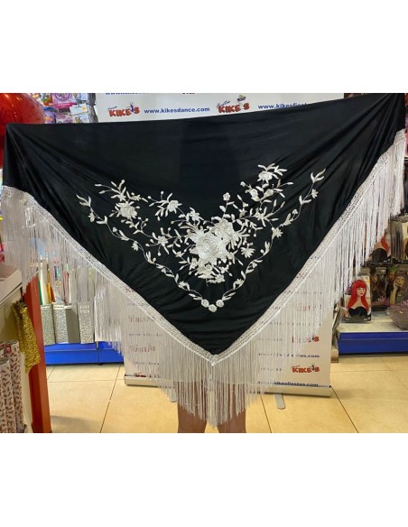 MANTÓN FLAMENCA EN PICO NEGRO CON BORDADO BLANCO